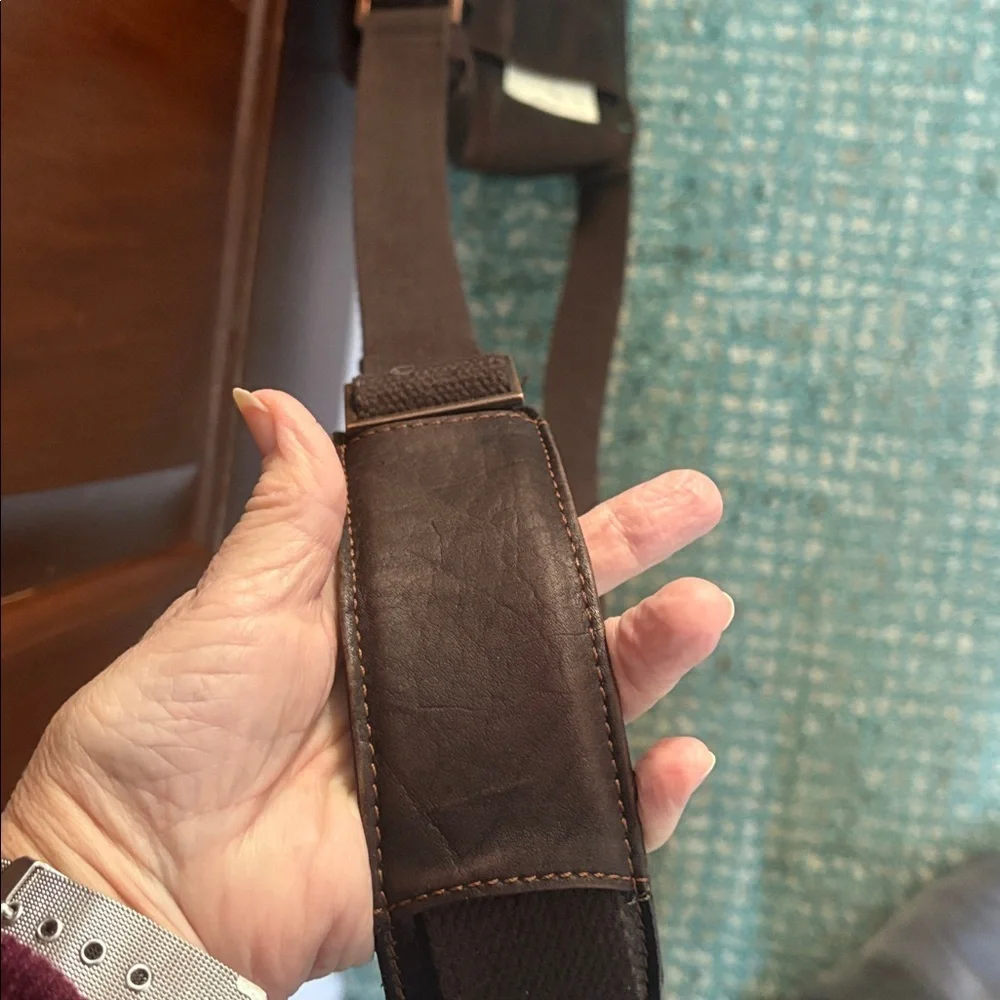 Kenneth Cole Men's Brown Leather Messenger /business bag shoulder/Crossbody bag